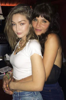 Джиджи Хадид и Хелена Кристенсен 