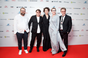 Команда фильма «Одесса»: Валерий Тодоровский, Ксения Раппопорт, Ирина Розанова и Леонид Ярмольник