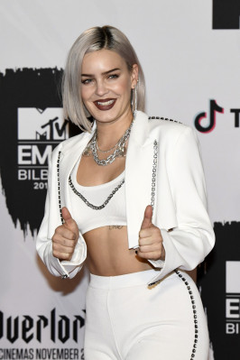 Anne-Marie - MTV EMA in Bilbao 11/04/2018
