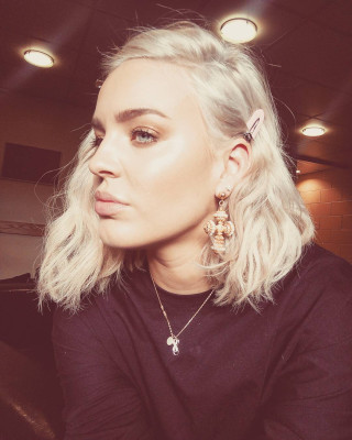 Anne-Marie in Newcastle 04/19/2017