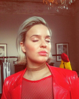 Anne-Marie - Music Video Rockabye (2016)