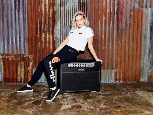 Anne-Marie pic #955770