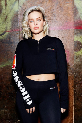 Anne-Marie pic #955775