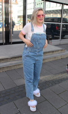 Anne-Marie at 1Live 03/23/2017