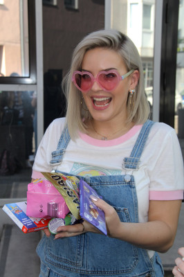 Anne-Marie at 1Live 03/23/2017