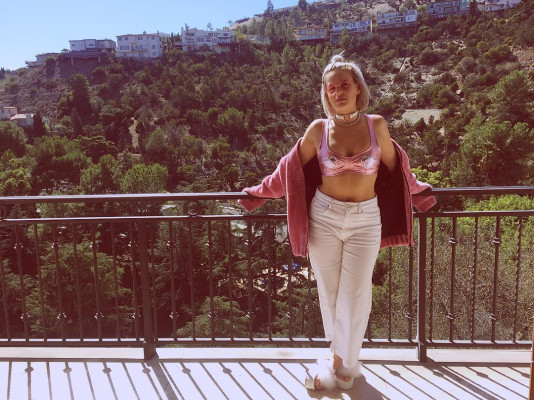 Anne-Marie pic #1083989