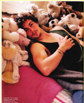 photo 9 in Aaron Johnson gallery [id347561] 2011-01-25 00:00:00