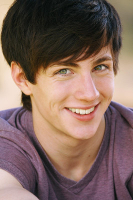 photo 3 in Aaron Johnson gallery [id386220] 2011-04-20 00:00:00