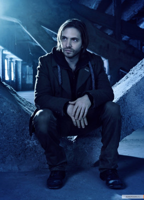 Aaron Stanford pic #965830