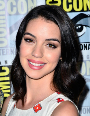 Adelaide Kane pic #754963