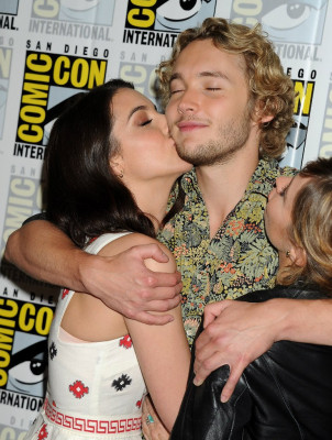 Adelaide Kane pic #754964