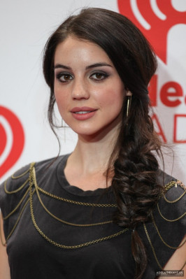 Adelaide Kane pic #746724