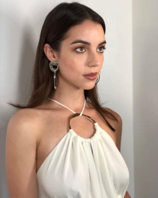 Adelaide Kane pic #1127511