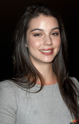 Adelaide Kane pic #744420
