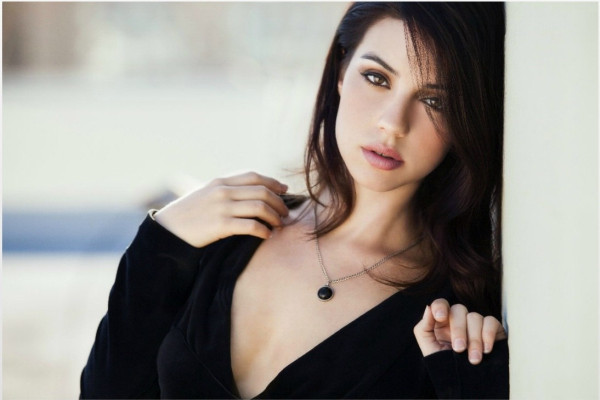 Adelaide Kane pic #714469
