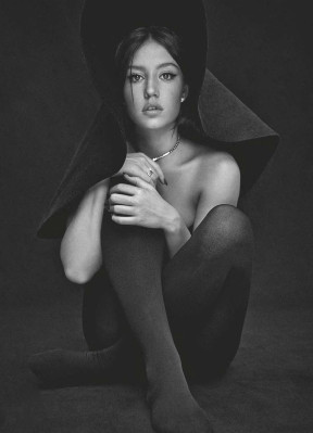 Adèle Exarchopoulos by Nico Bustos for Elle France // November 2020