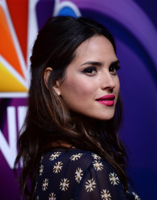 Adria Arjona - &#039;Emerald City&#039; LA Photocall 12/09/2016
