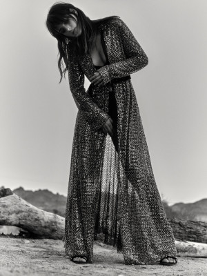 Adria Arjona - Flaunt (2020)