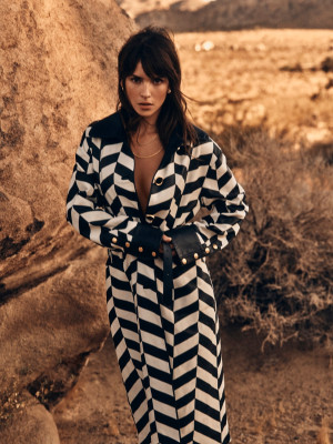 Adria Arjona - Flaunt (2020)