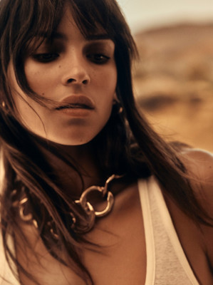 Adria Arjona - Flaunt (2020)
