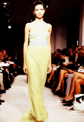 Adriana Lima for VERA WANG SPRING 1999 /WWD