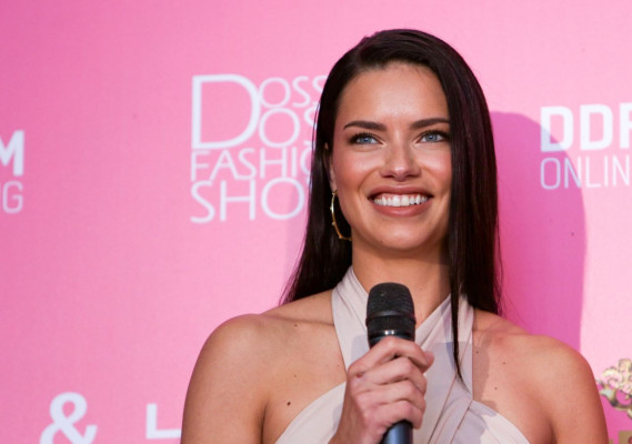 Adriana Lima – Dossi Dossi Fashion Show Press Room in Antalya, Turkey