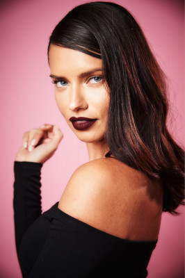 Adriana Lima – Beautycon Festival in Los Angeles