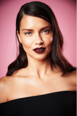Adriana Lima – Beautycon Festival in Los Angeles