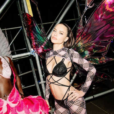 Adriana Lima for VS 2024