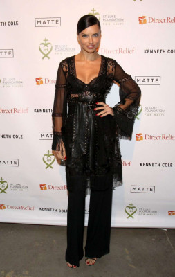 Adriana Lima – 2017 St. Luke Foundation for Haiti Benefit in New York