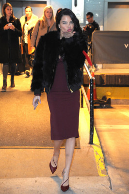 Adriana Lima Style – Leaving AOL Build