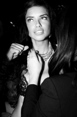 photo 18 in Adriana Lima gallery [id443057] 2011-12-05 00:00:00