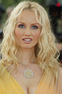 photo 29 in Sklenarikova-Karembeu gallery [id554544] 2012-09-02 00:00:00