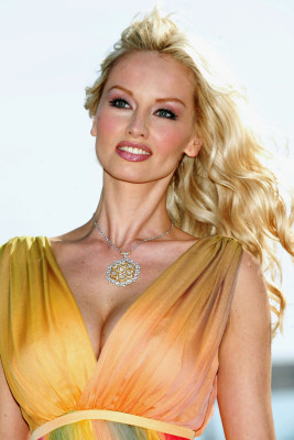 Adriana Sklenarikova-Karembeu pic #554543
