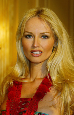 photo 9 in Adriana Sklenarikova-Karembeu gallery [id565470] 2012-10-01 00:00:00