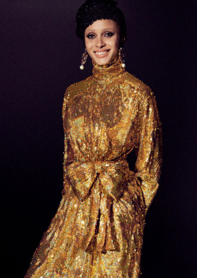 Модель Adwoa Aboah