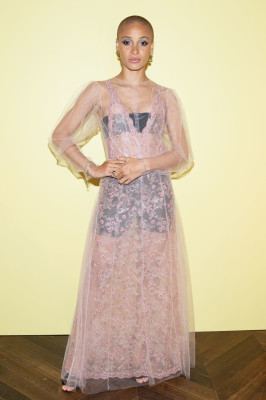 Модель Adwoa Aboah