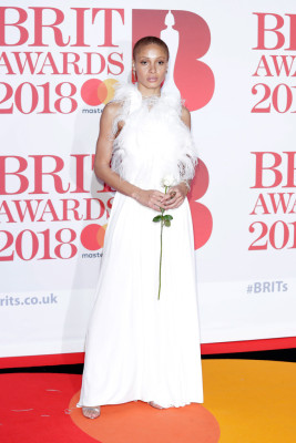 Модель Adwoa Aboah