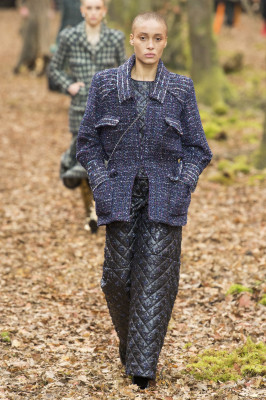 Модель Adwoa Aboah