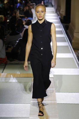 Модель Adwoa Aboah