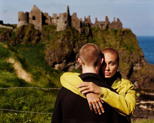 Модель Adwoa Aboah