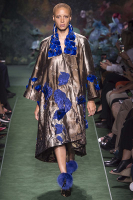 Модель Adwoa Aboah