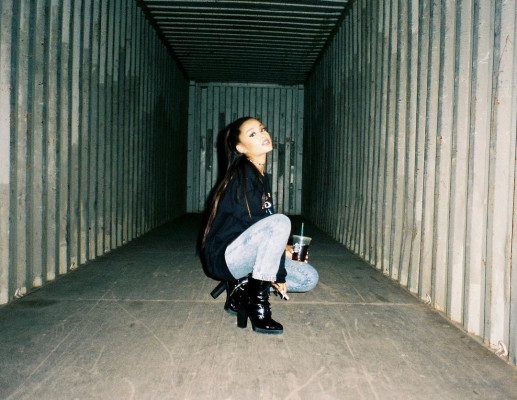 Ariana Grande - Photokohli (2017)