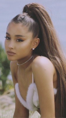 Ariana Grande - Music Video Bed (2018)