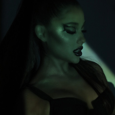 Ariana Grande - Music Video 7 Rings (2019)