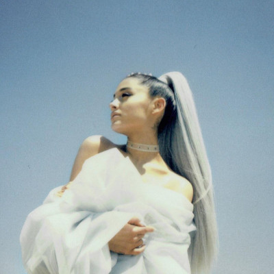 Ariana Grande – Cloud by Ariana Grande Perfume 2018
