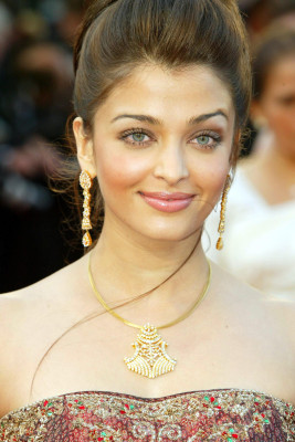 photo 18 in Aishwarya Rai gallery [id569771] 2012-10-12 00:00:00