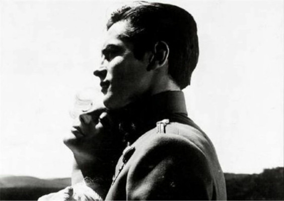 Alain Delon pic #375495