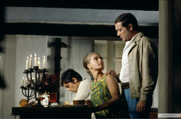 Alain Delon pic #375815