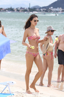 Alessandra Ambrosio pic #1027272